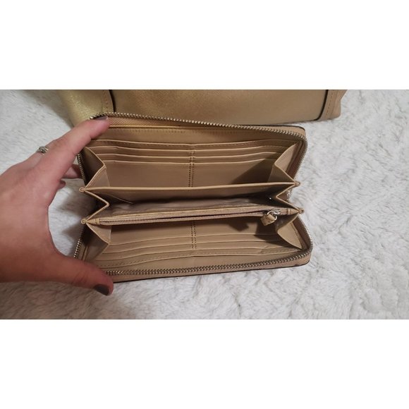 Coach Authentic Peyton Saffiano Leather Shoulder Bag Gold and Wallet - Picture 9 of 9